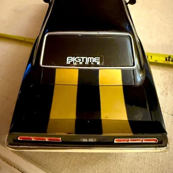 1968 CHEVY CAMARO Z 28 CONVERTIBLE, BLACK BY MAISTO "PRO RODZ" # 31066 - Picture 10 of 10